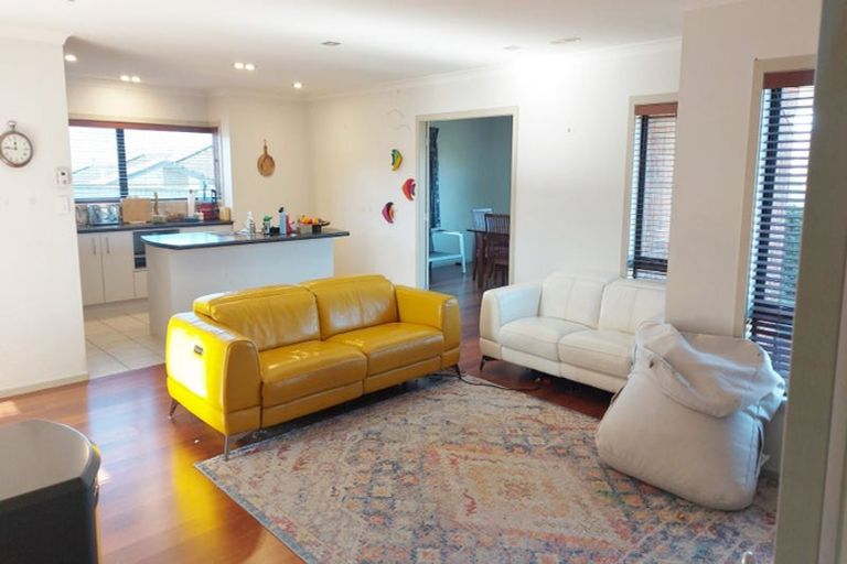 Photo of property in 26 Ronald Scott Grove, Riverstone Terraces, Upper Hutt, 5018