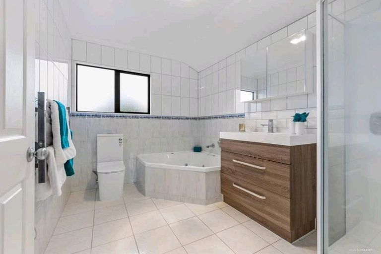 Photo of property in 29a Newington Road, Henderson, Auckland, 0612