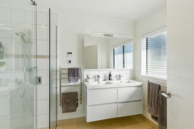 Photo of property in 10 Cottonwood Close, Paraparaumu Beach, Paraparaumu, 5032