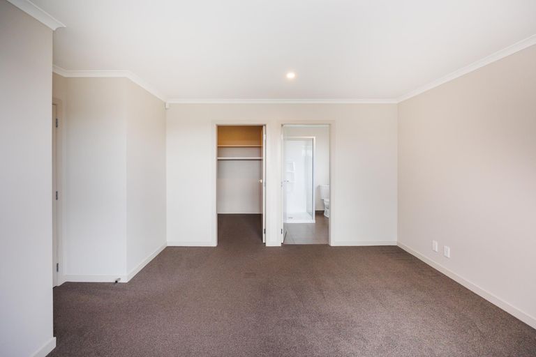 Photo of property in 8 Gibraltar Way, Fitzherbert, Palmerston North, 4410