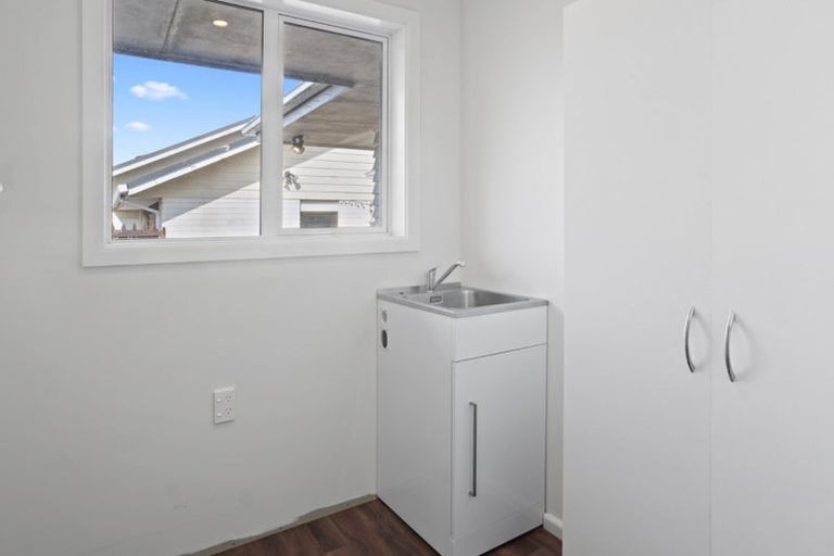 Photo of property in 2/60 Grahams Road, Burnside, Christchurch, 8041