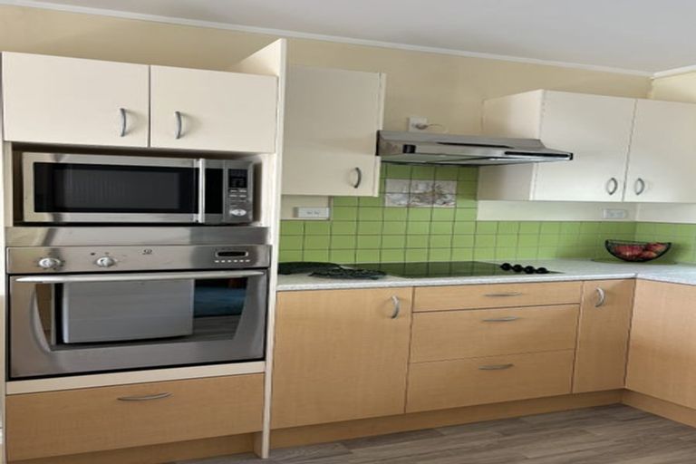 Photo of property in 2/28 Waiau Street, Torbay, Auckland, 0630