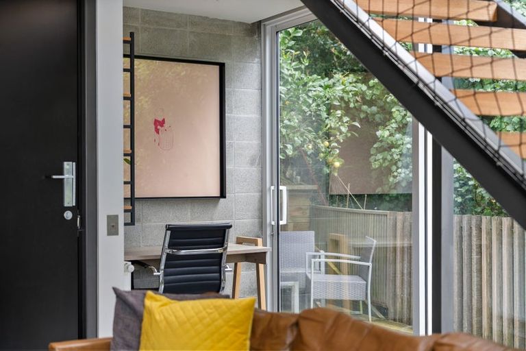 Photo of property in 64a Orangi Kaupapa Road, Northland, Wellington, 6012