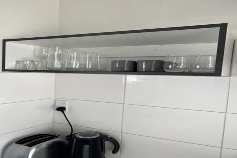 Photo of property in Beresford Apartments, 12/118u Russell Terrace, Berhampore, Wellington, 6023