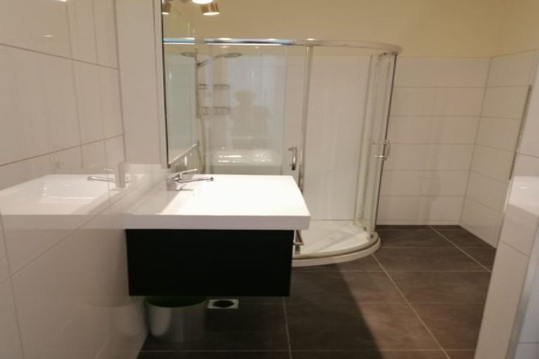 Photo of property in 25u5 Home Street, Mount Victoria, Wellington, 6011