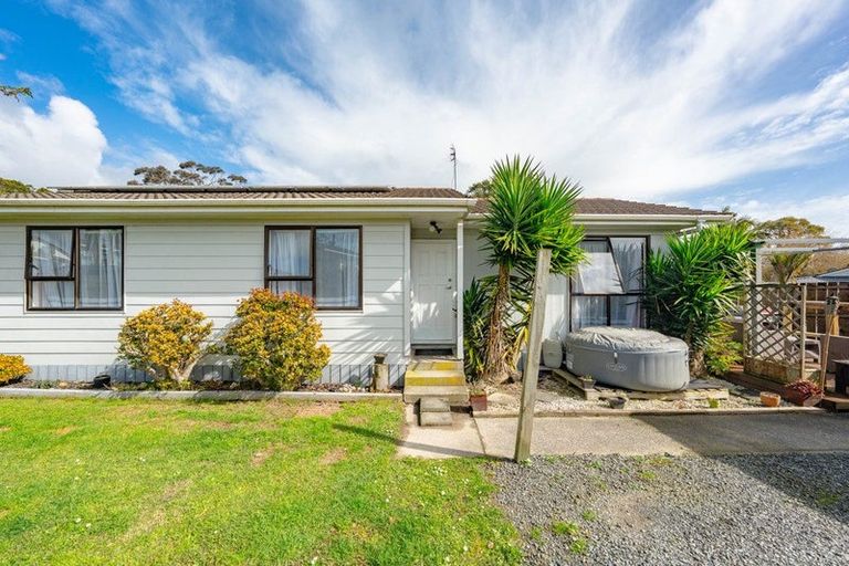 Photo of property in 1/29 Edwin Freeman Place, Ranui, Auckland, 0612