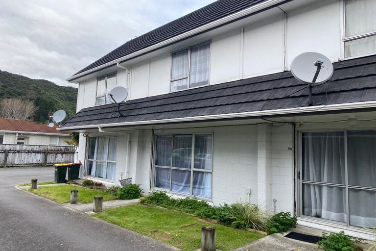 Photo of property in 4c Flock Grove, Fairfield, Lower Hutt, 5011