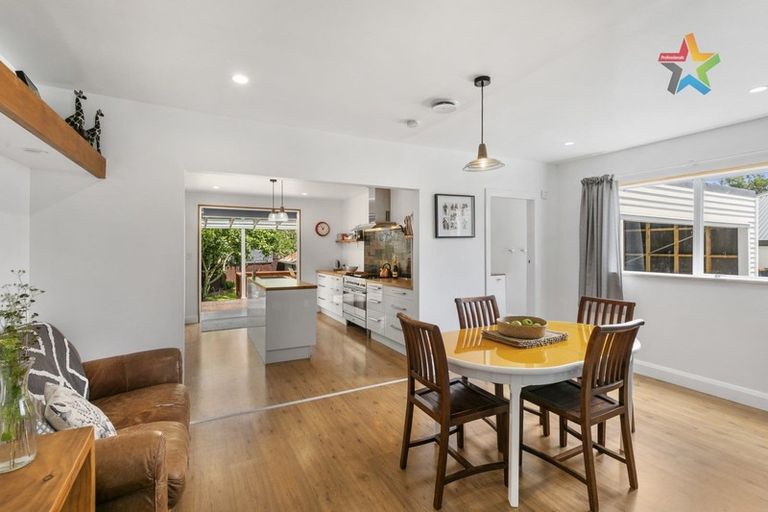 Photo of property in 22 Homedale Road, Wainuiomata, Lower Hutt, 5014