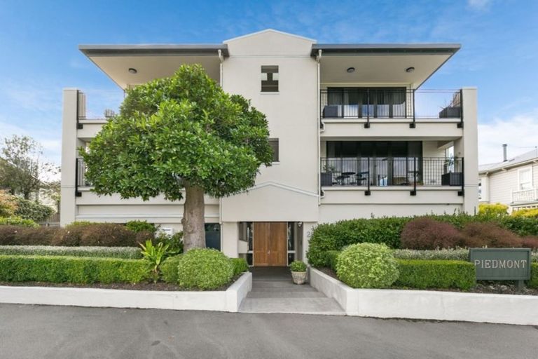 Photo of property in 12/28u Hobson Street, Thorndon, Wellington, 6011