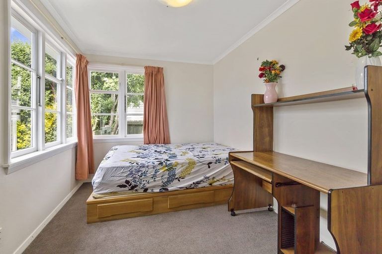 Photo of property in 11 Hollyford Avenue, Bryndwr, Christchurch, 8053