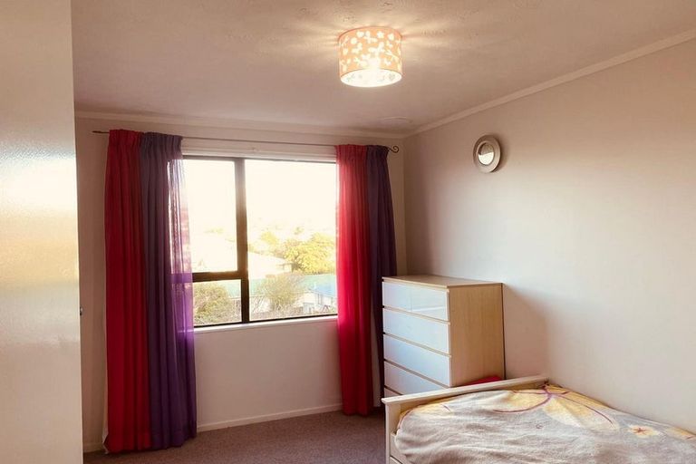 Photo of property in 11 Te Kiteroa Grove, Churton Park, Wellington, 6037