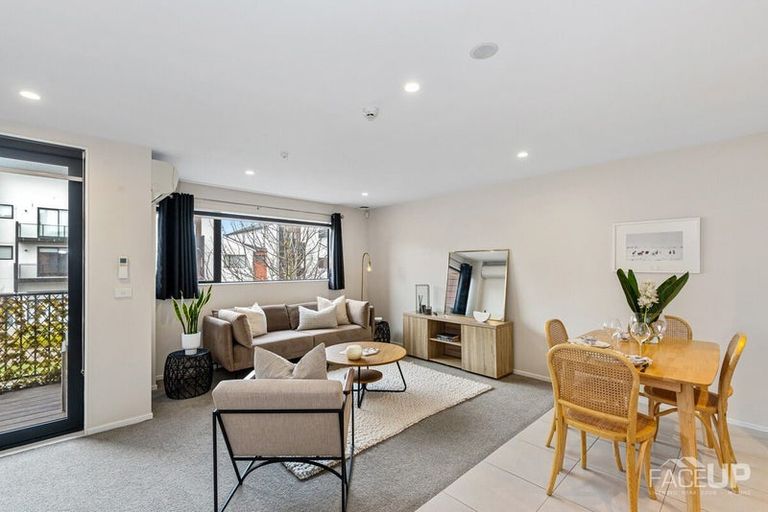 Photo of property in 86 Hobsonville Point Road, Hobsonville, Auckland, 0616