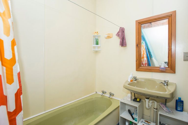 Photo of property in 22 Moana Road, Okitu, Gisborne, 4010
