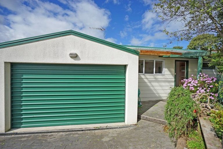 Photo of property in 11 Glenwood Avenue, Birkenhead, Auckland, 0626