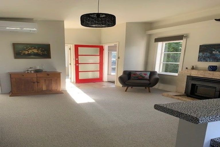 Photo of property in 21 Percival Road, Paraparaumu Beach, Paraparaumu, 5032