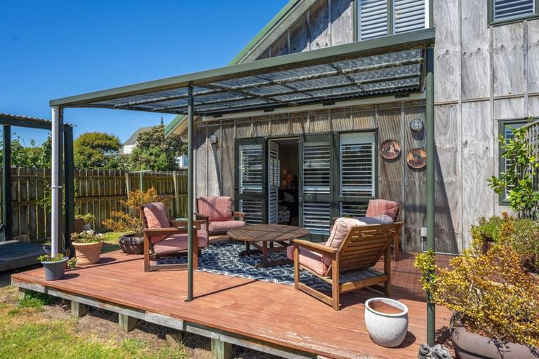 Photo of property in 19 Dixie Street, Te Horo Beach, Otaki, 5581