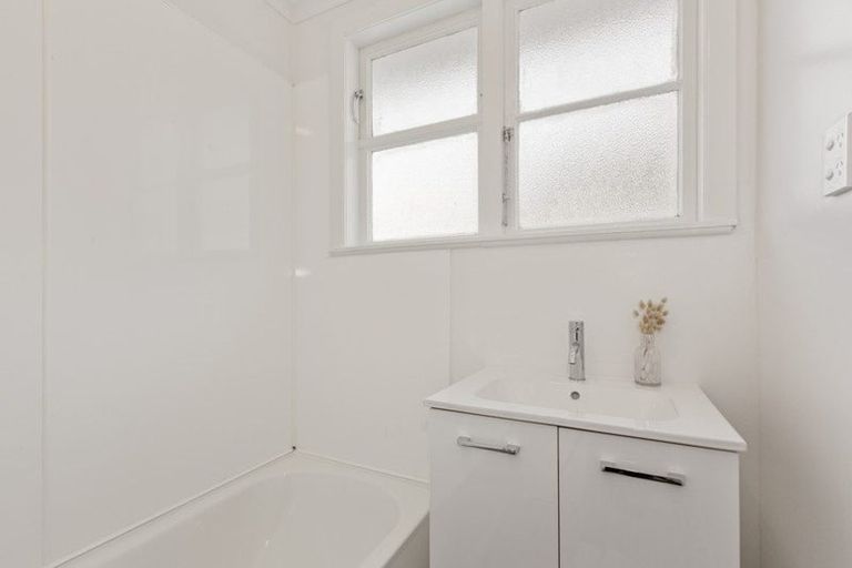 Photo of property in 19 Chew Place, Ranui, Porirua, 5024