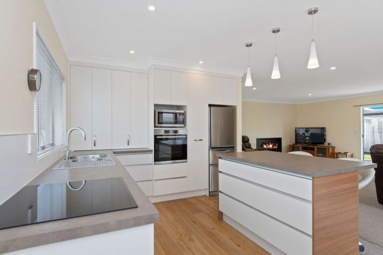Photo of property in 52 Russley Drive, Mount Maunganui, 3116