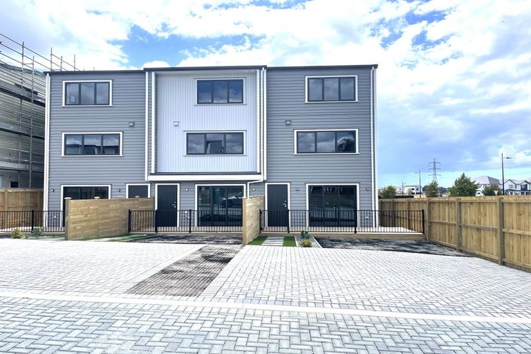 Photo of property in 1 Awhi Way, Karaka, 2578