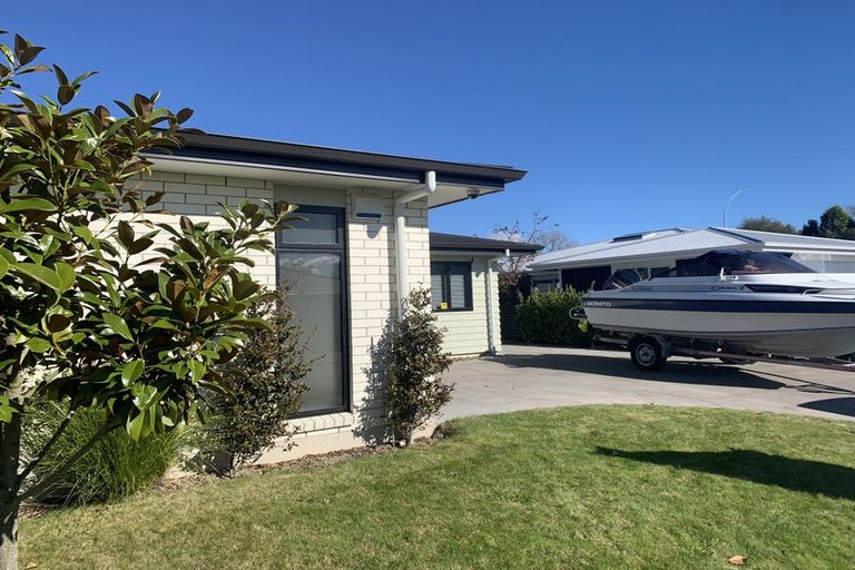 Photo of property in 35 Noumea Drive, Rangatira Park, Taupo, 3330