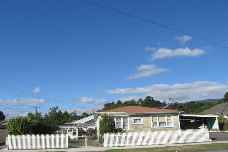 Photo of property in 8f2-c Exchange Street, Ebdentown, Upper Hutt, 5018