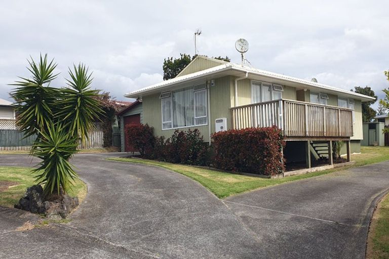 Photo of property in 5 Rapaki Place, Te Atatu Peninsula, Auckland, 0610