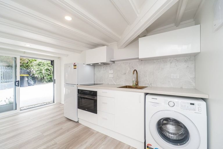 Photo of property in 43 Harbour View Road, Northland, Wellington, 6012