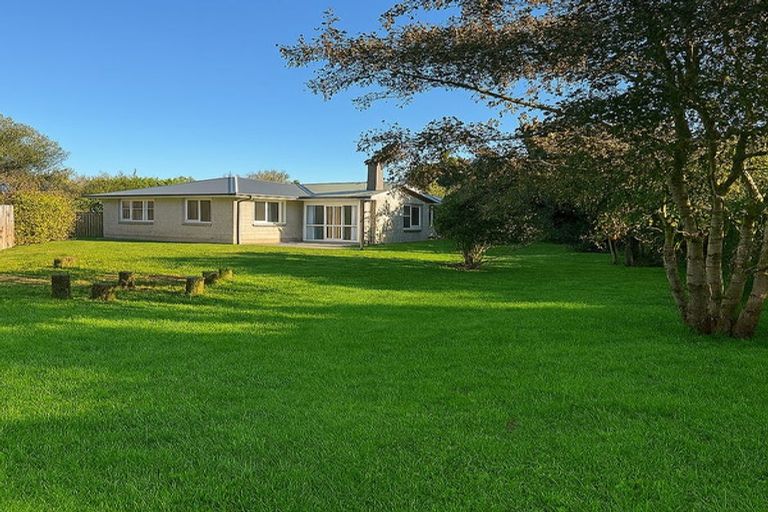 Photo of property in 18 Greenwood Place, Paraparaumu, 5032