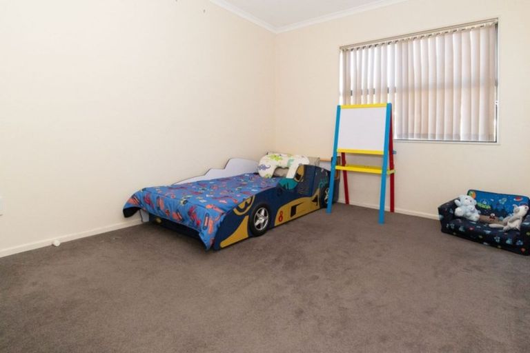 Photo of property in 59a Hewlett Road, Massey, Auckland, 0614