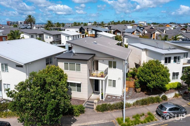 Photo of property in 10 Toheroa Street, Hobsonville, Auckland, 0616