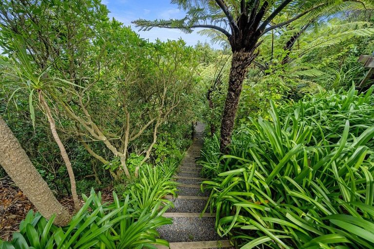 Photo of property in 56 Frobisher Street, Island Bay, Wellington, 6023