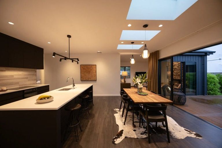 Photo of property in 11 Awanui Avenue, Hokowhitu, Palmerston North, 4410