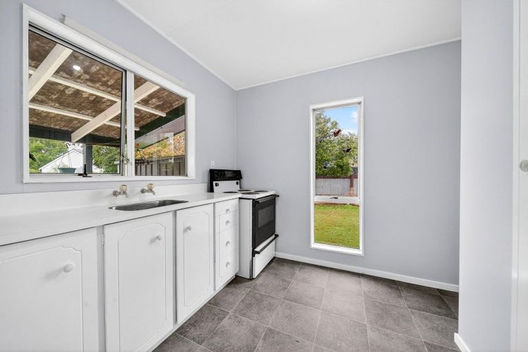 Photo of property in 5a Tasman Crescent, Carterton, 5713