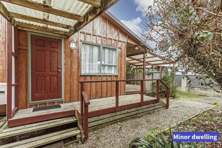 Photo of property in 63 Red Beach Road, Red Beach, 0932