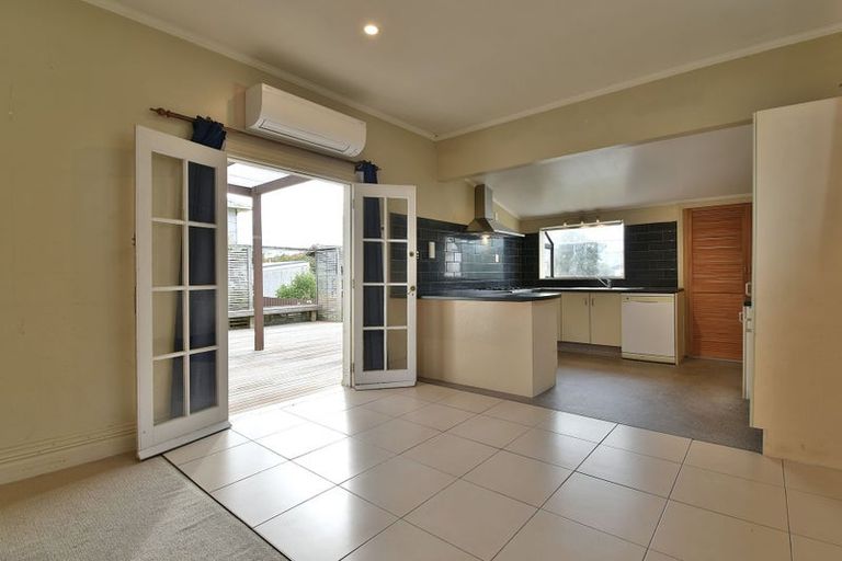 Photo of property in 12 Coughtrey Street, Saint Clair, Dunedin, 9012
