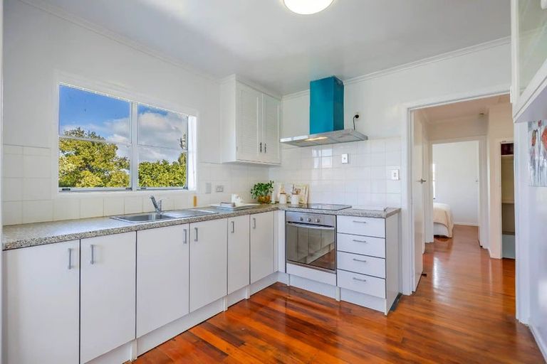 Photo of property in 21 View Road, Glenfield, Auckland, 0627