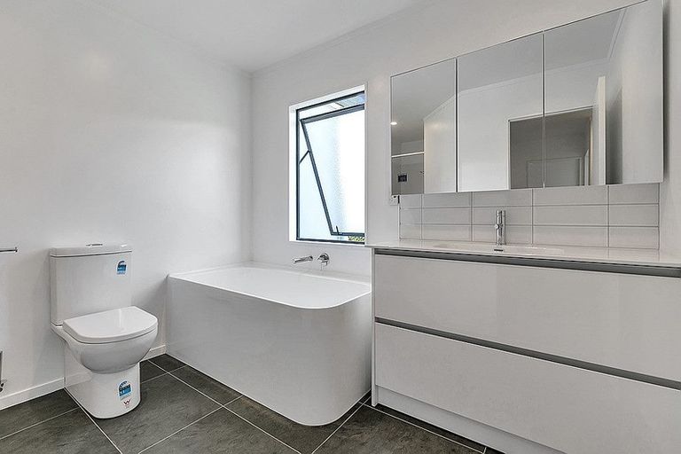 Photo of property in 1/3 Erewhon Place, Birkdale, Auckland, 0626