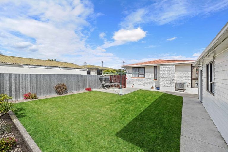 Photo of property in 38 Frensham Crescent, Woolston, Christchurch, 8062