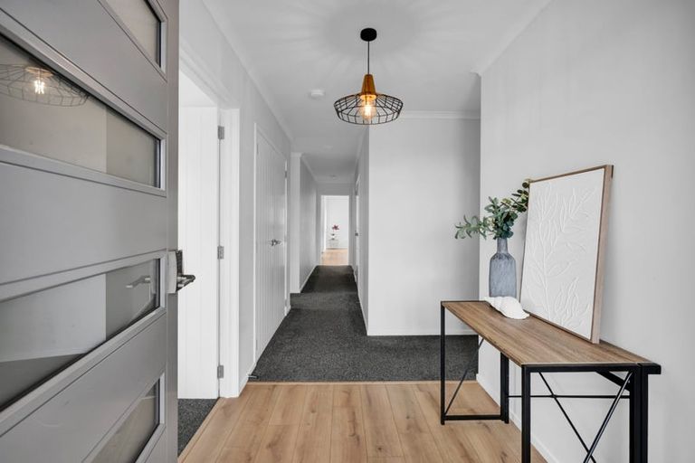 Photo of property in 13 Birdie Lane, Waiwhakaiho, New Plymouth, 4312