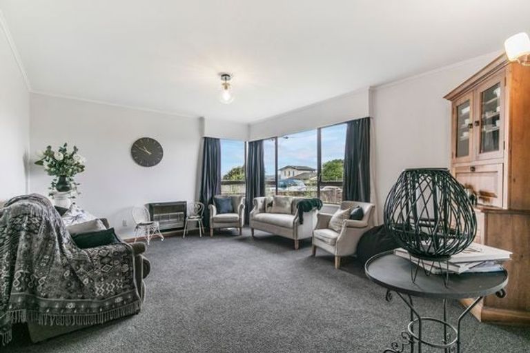 Photo of property in 20 Matapouri Road, Mangere Bridge, Auckland, 2022