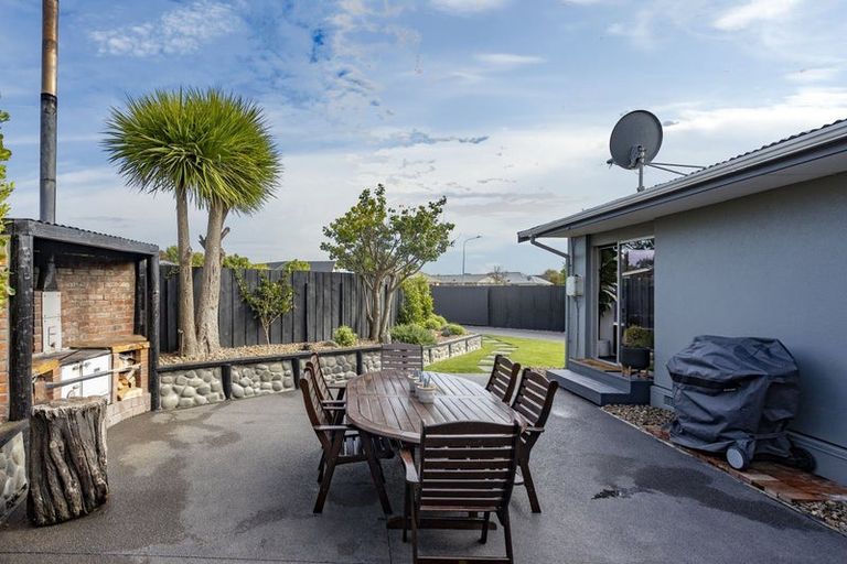 Photo of property in 28 Shetland Street, Woolston, Christchurch, 8062