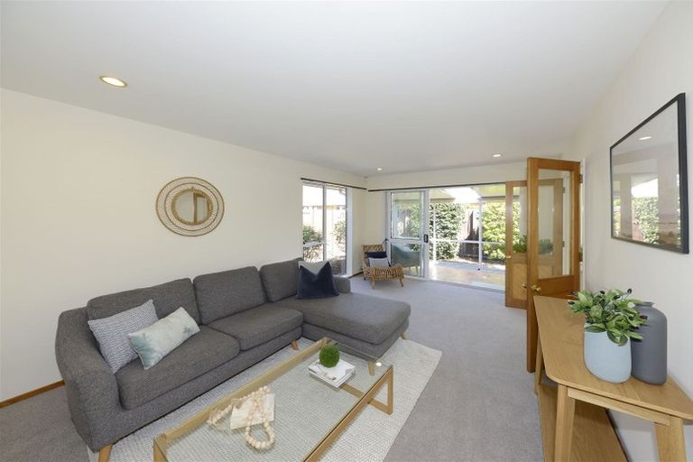 Photo of property in 64 Apsley Drive, Avonhead, Christchurch, 8042