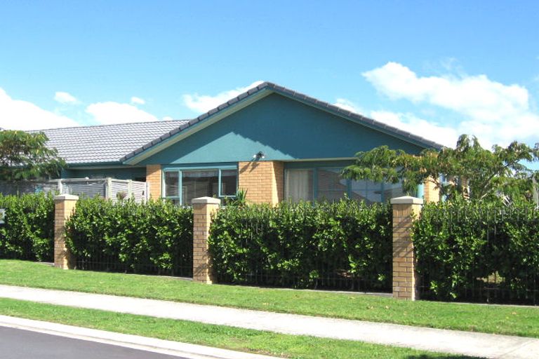 Photo of property in Waimanu Bay Village, 3/1 Piriti Drive, Te Atatu Peninsula, Auckland, 0610