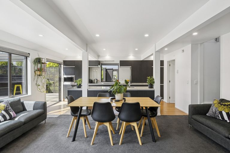 Photo of property in 18 Estuary Crescent, Fairfield, Dunedin, 9018