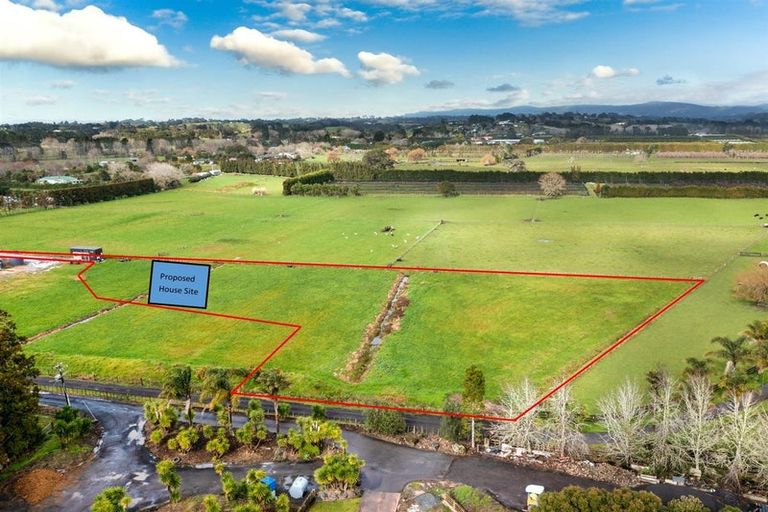 Photo of property in 214b Taupaki Road, Taupaki, 0782