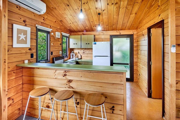 Photo of property in 6 Park Avenue, Waikanae, 5036