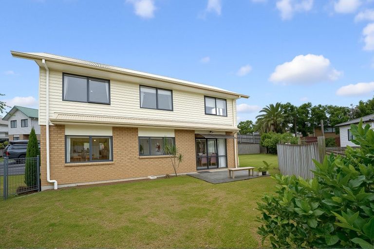 Photo of property in 20 Pyramid Place, Glen Eden, Auckland, 0602