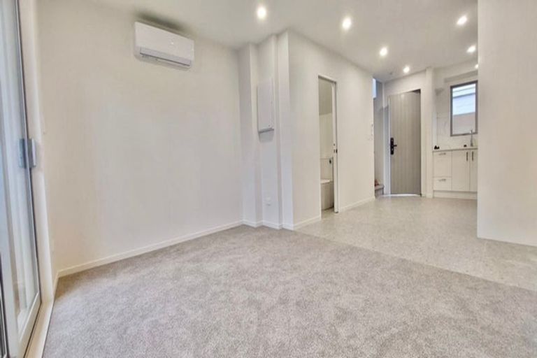 Photo of property in 9/24 Mili Way, Ranui, Auckland, 0612