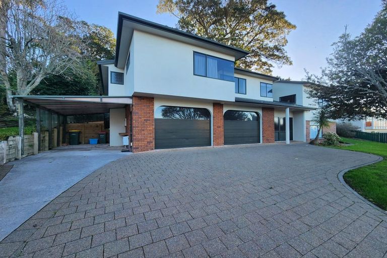 Photo of property in 18 Arden Place, Oakura, 4314