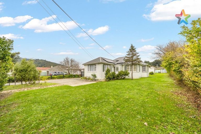 Photo of property in 76 Main Road, Wainuiomata, Lower Hutt, 5014